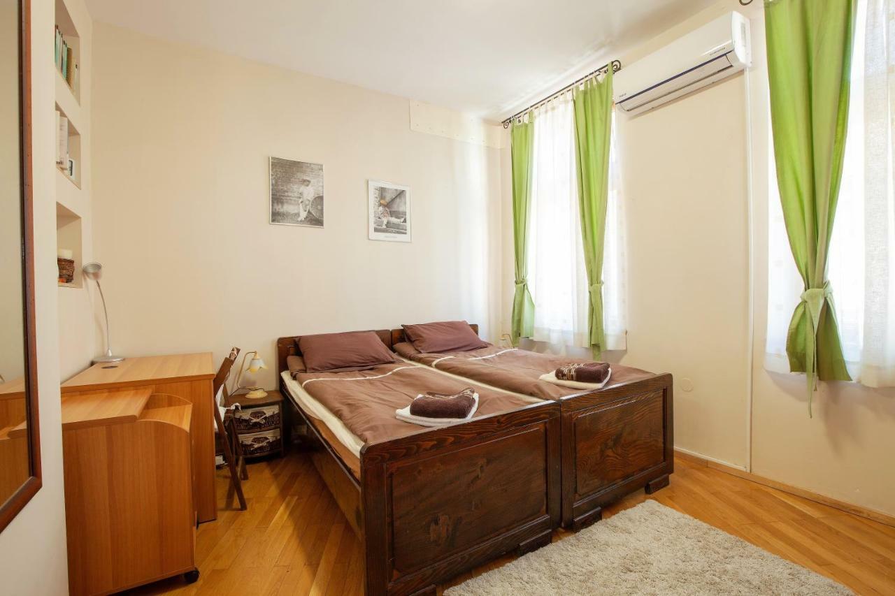 Time Traveling Apartment Sofia City المظهر الخارجي الصورة