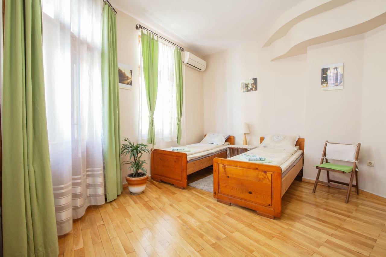 Time Traveling Apartment Sofia City المظهر الخارجي الصورة