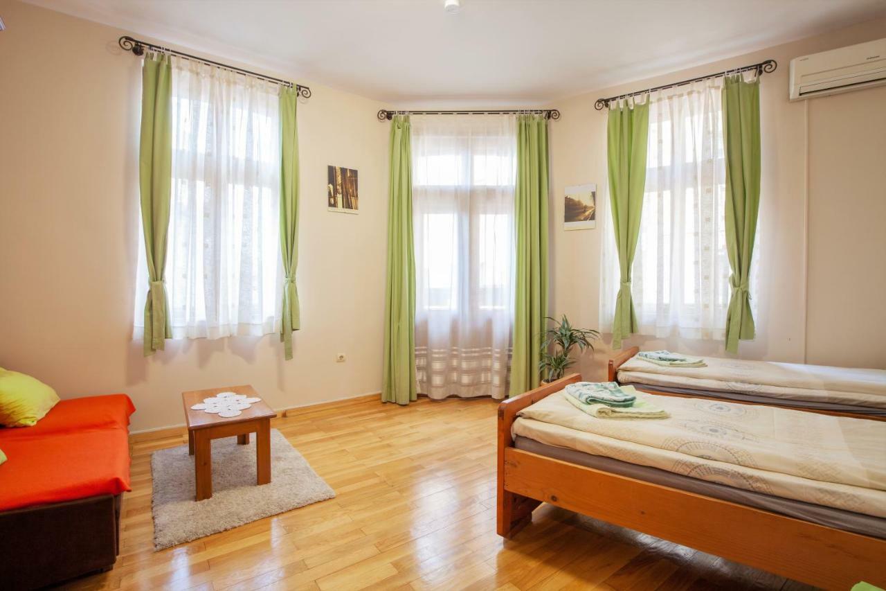 Time Traveling Apartment Sofia City المظهر الخارجي الصورة