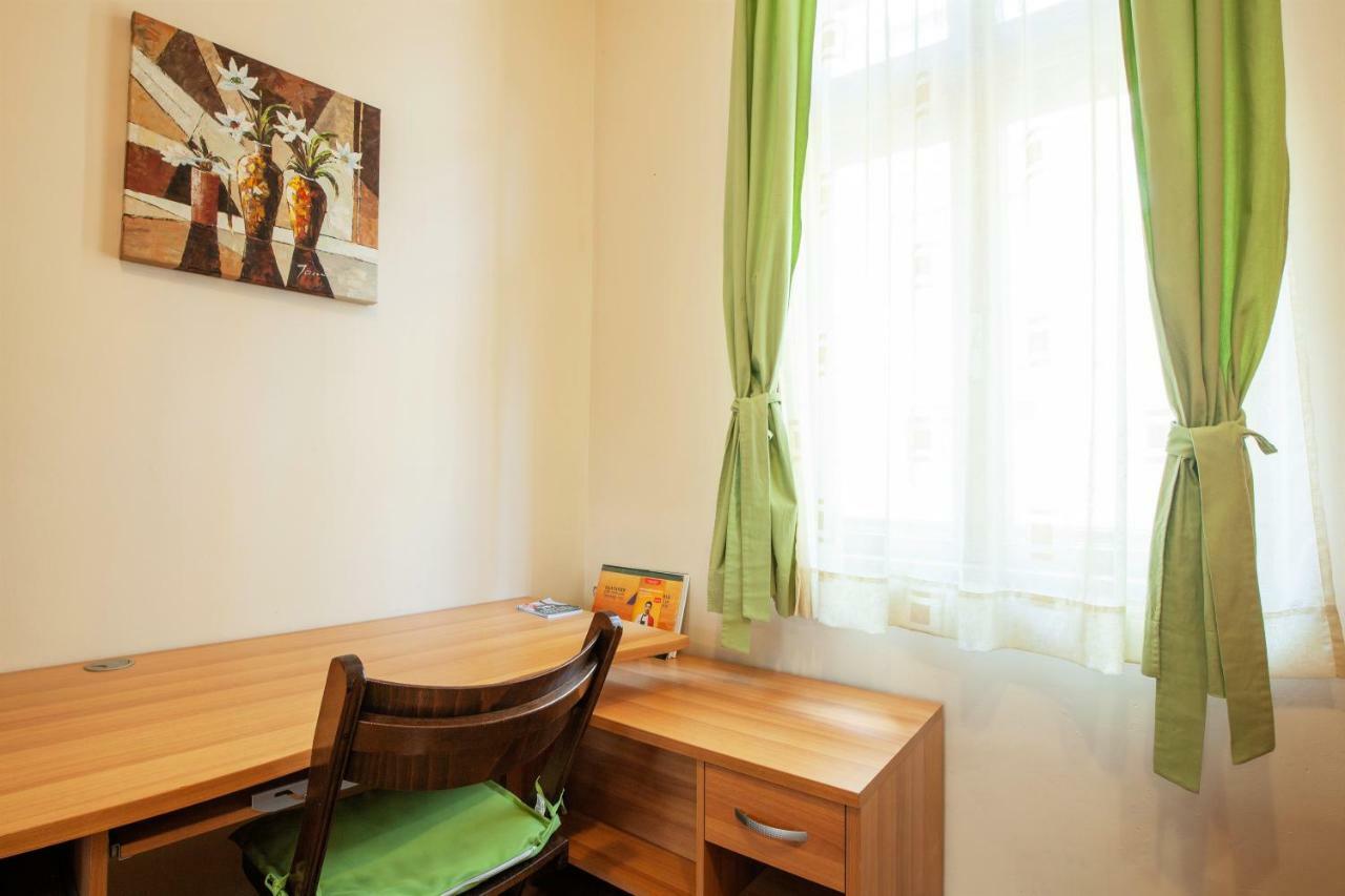 Time Traveling Apartment Sofia City المظهر الخارجي الصورة